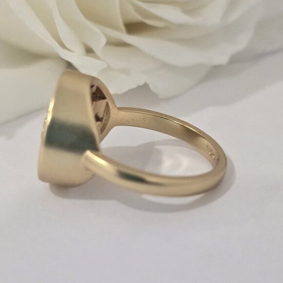 Tory Burch Mother Of Pearl And Logo Ring Size 7 - Picture 11 of 12